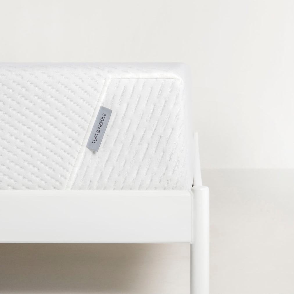 & NEEDLE - Original 9.5 Adaptive Foam Mattress. King
