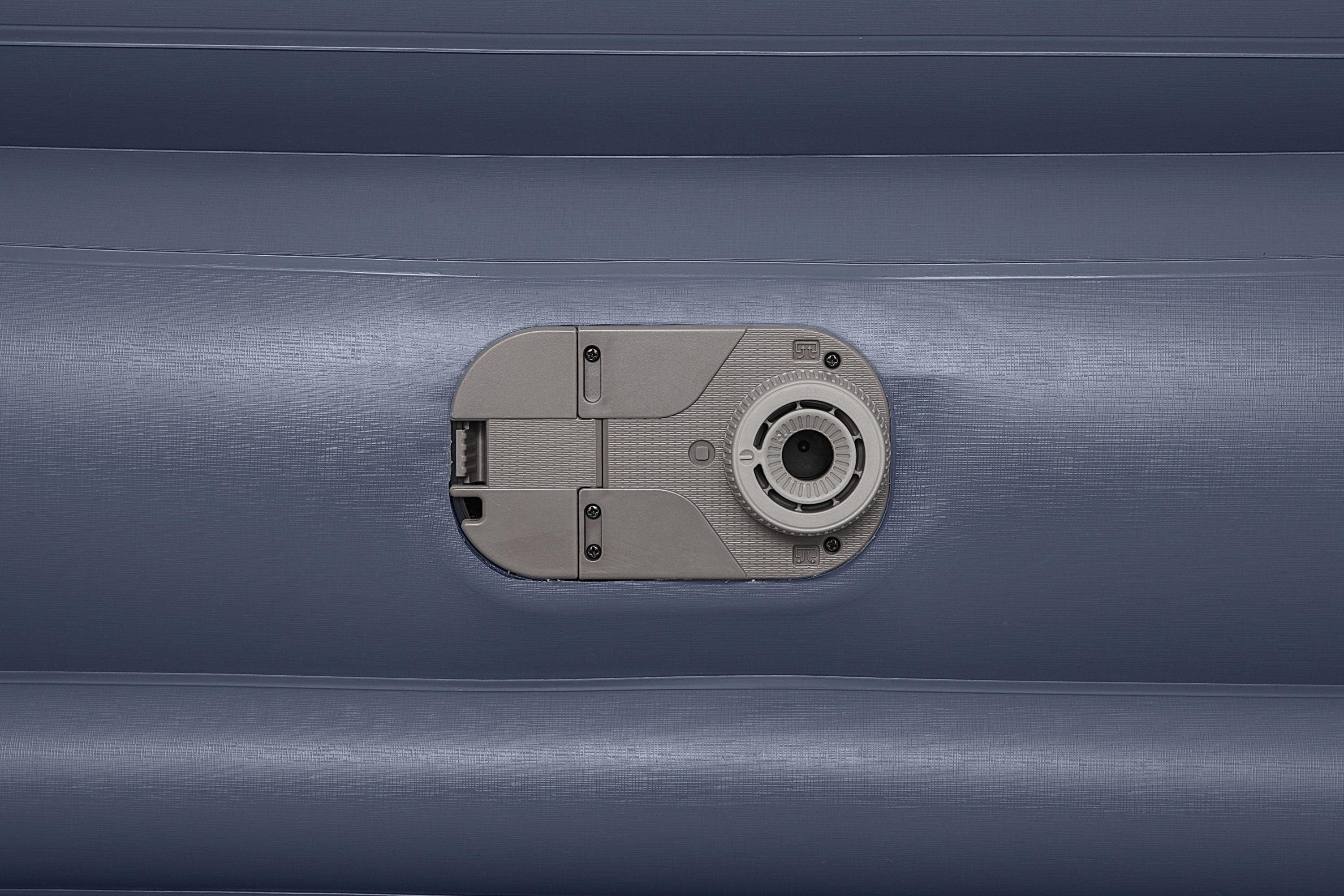 Trail Tritech QuadComfort 18in Air Mattress Antimicrobial Coating with Built-in AC Pump. Queen