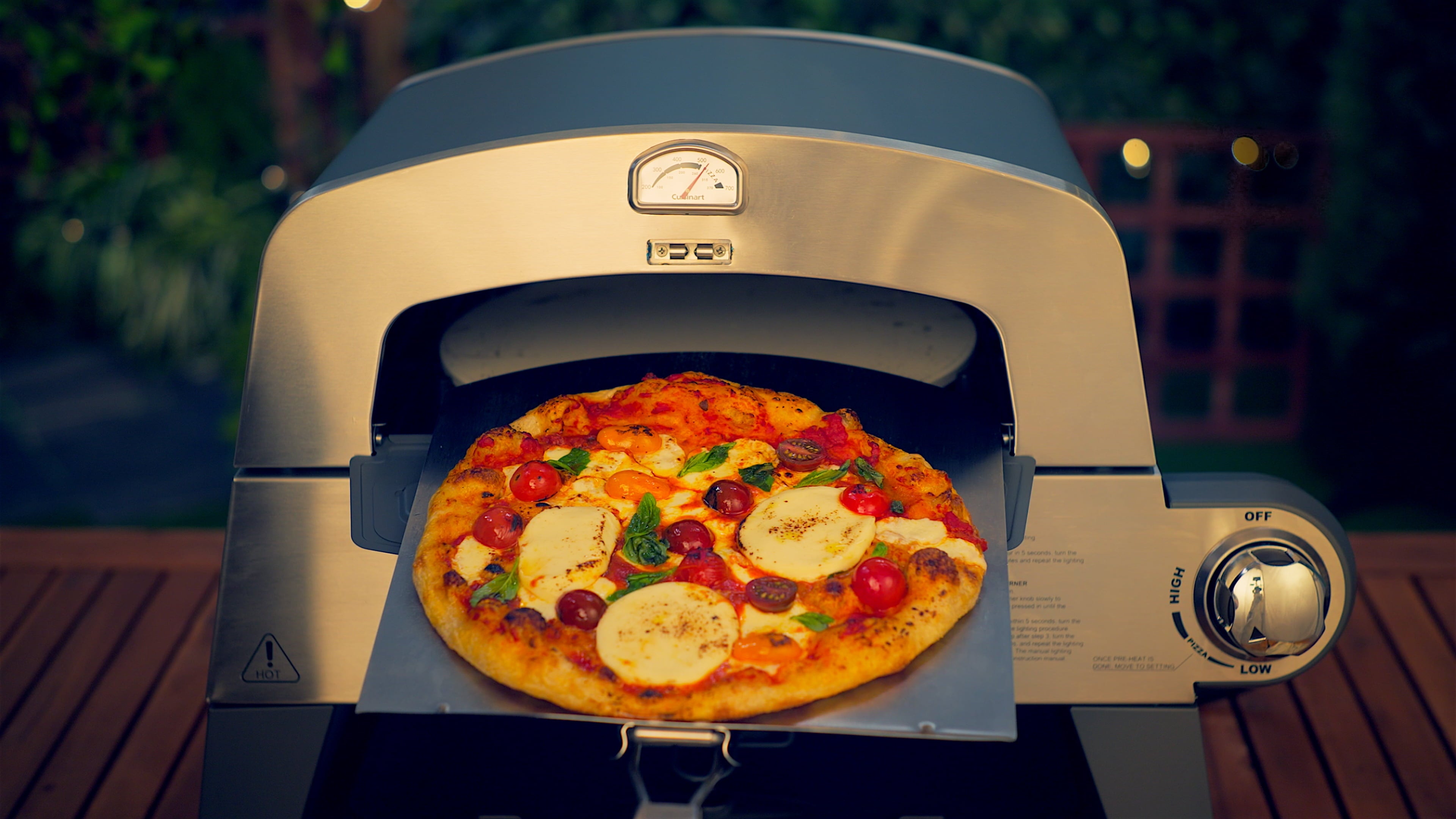 3-in-1 Pizza Oven. Griddle. and Grill