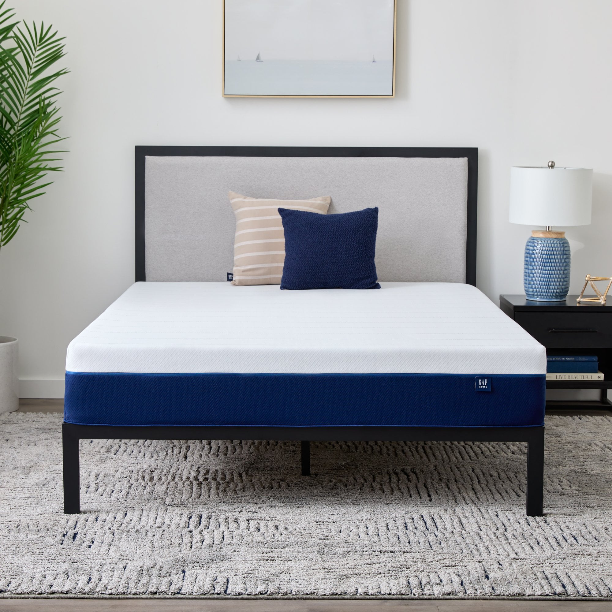 Home 10�� Hybrid of Gel Memory Foam and Pocket Coils Mattress. Queen