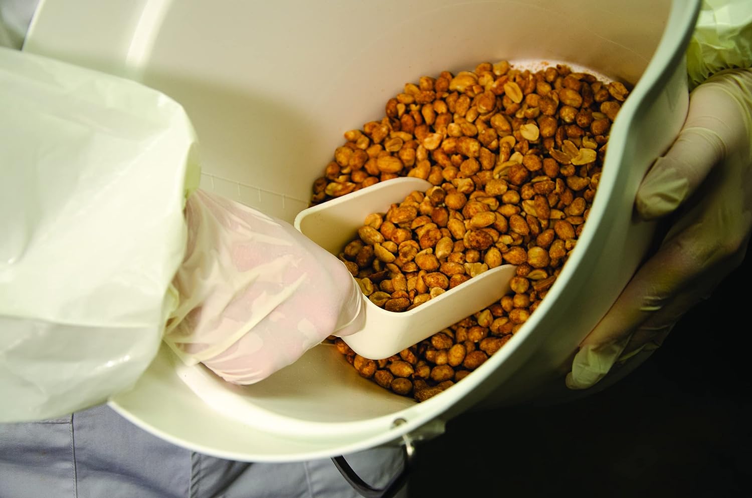 Multi-Purpose Walk Behind Push Spreader 3039632R Grounds Keeper. 100 Pound Capacity. Multi Use Tool for Grass Seed. Salt. De-Icer. Fertilizer and Seeds � Spreader