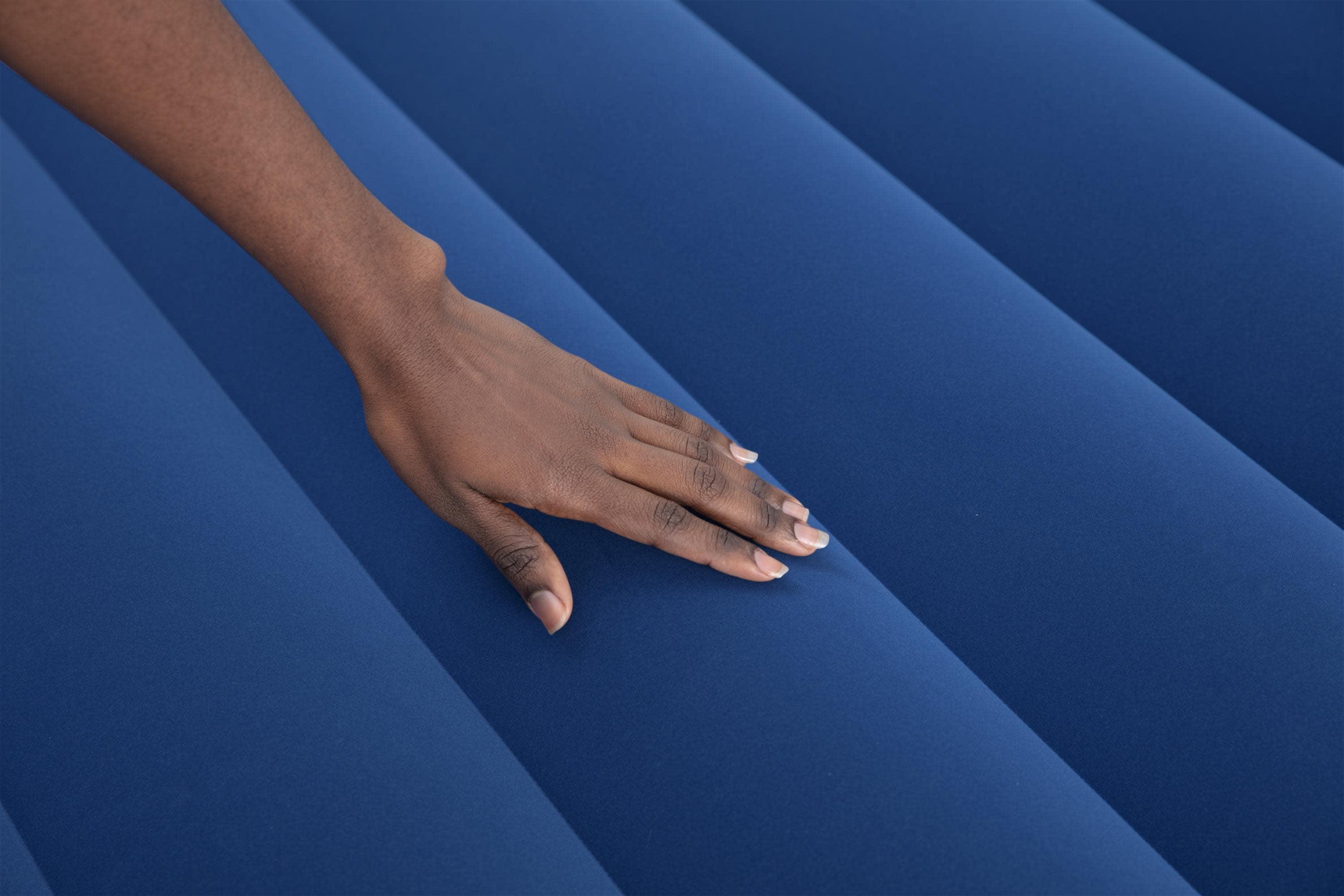 12 Tritech Twin Air Mattress with Built-in Pump