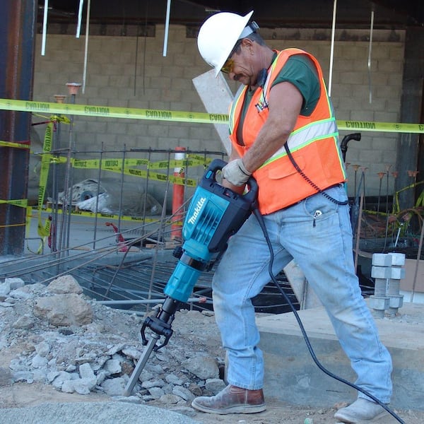 14 Amp 1-1/8 in. Hex Corded Variable Speed 35 lb. Demolition Hammer w/ Soft Start. LED. (1) Bull Point and Hard Case