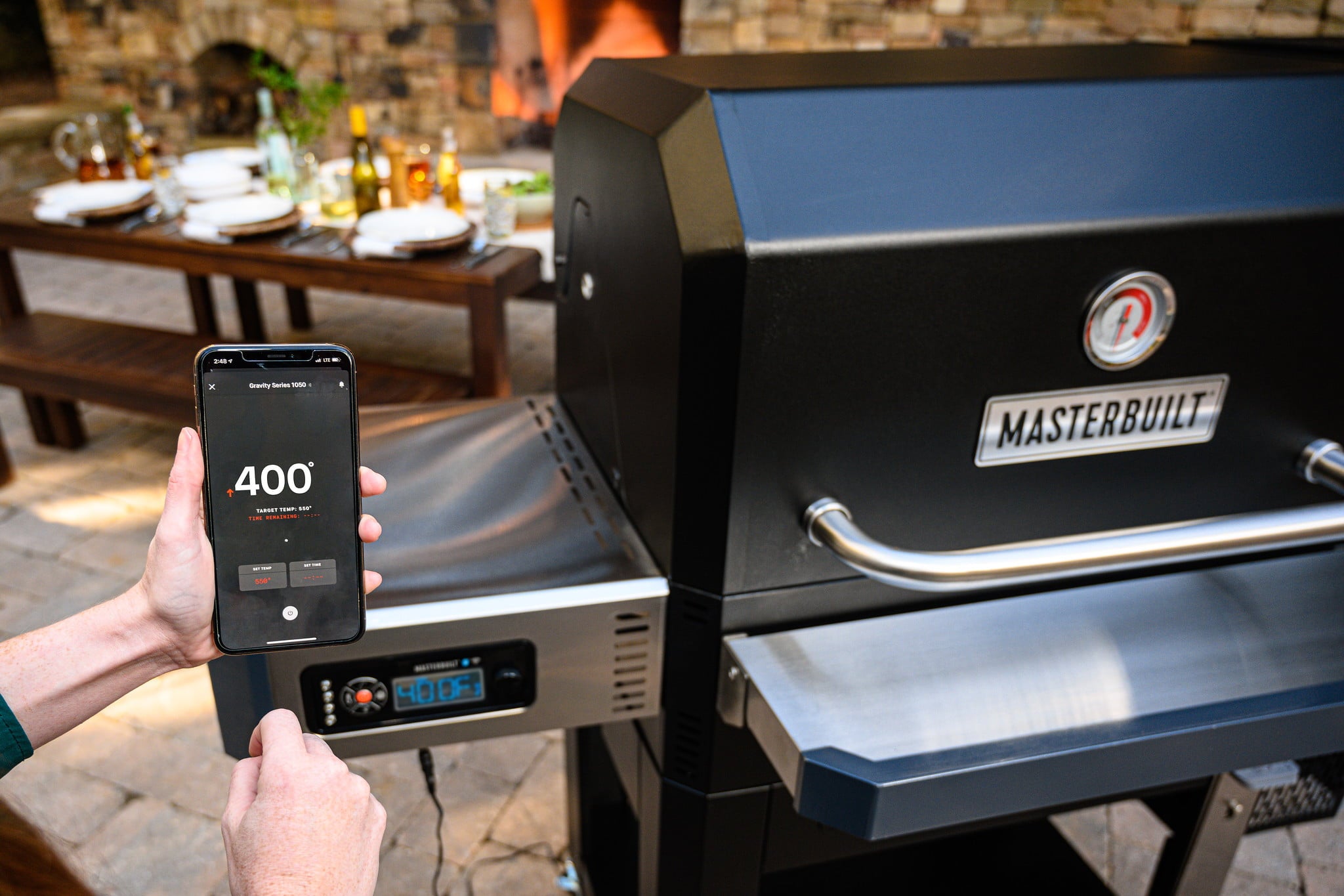 Series 1050 Digital Charcoal Grill + Smoker