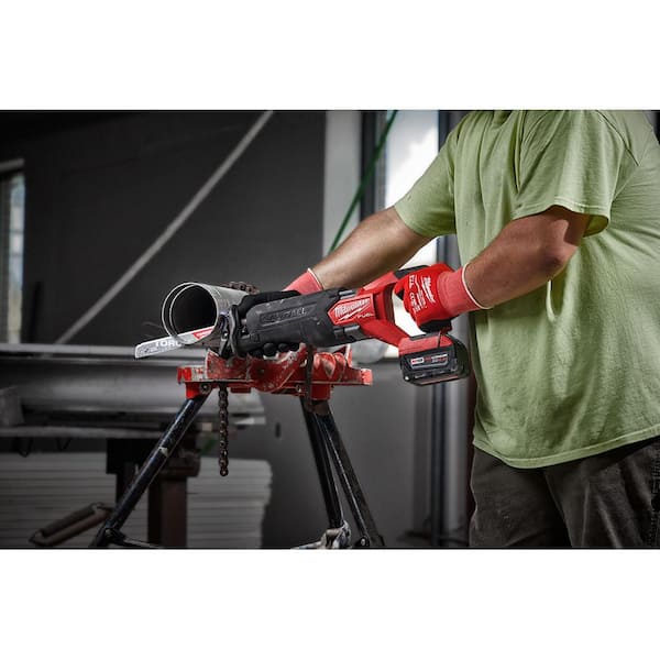 M18 FUEL 18V Lithium-Ion Brushless Cordless SAWZALL Reciprocating Saw Kit W/one 5.0 Ah Batteries. Charger and Case