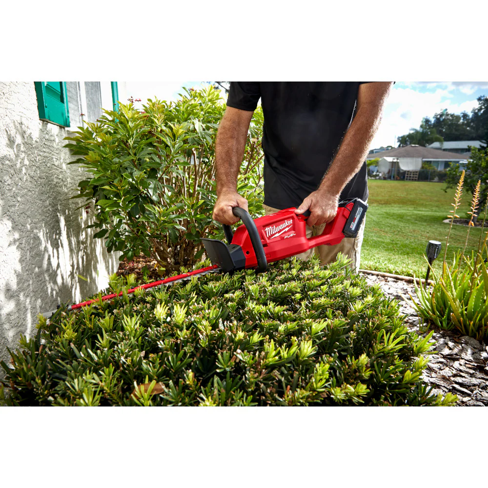 Milwaukee 3001-80 M18 FUEL 18V 18 Cordless Hedge Trimmer - Reconditioned