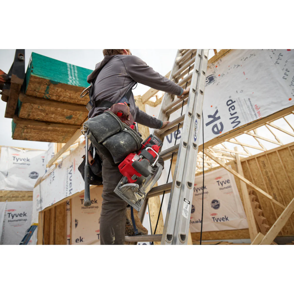 Milwaukee 2833-20 M18 FUEL 18V 6-1/2 Cordless Circular Saw - Bare Tool