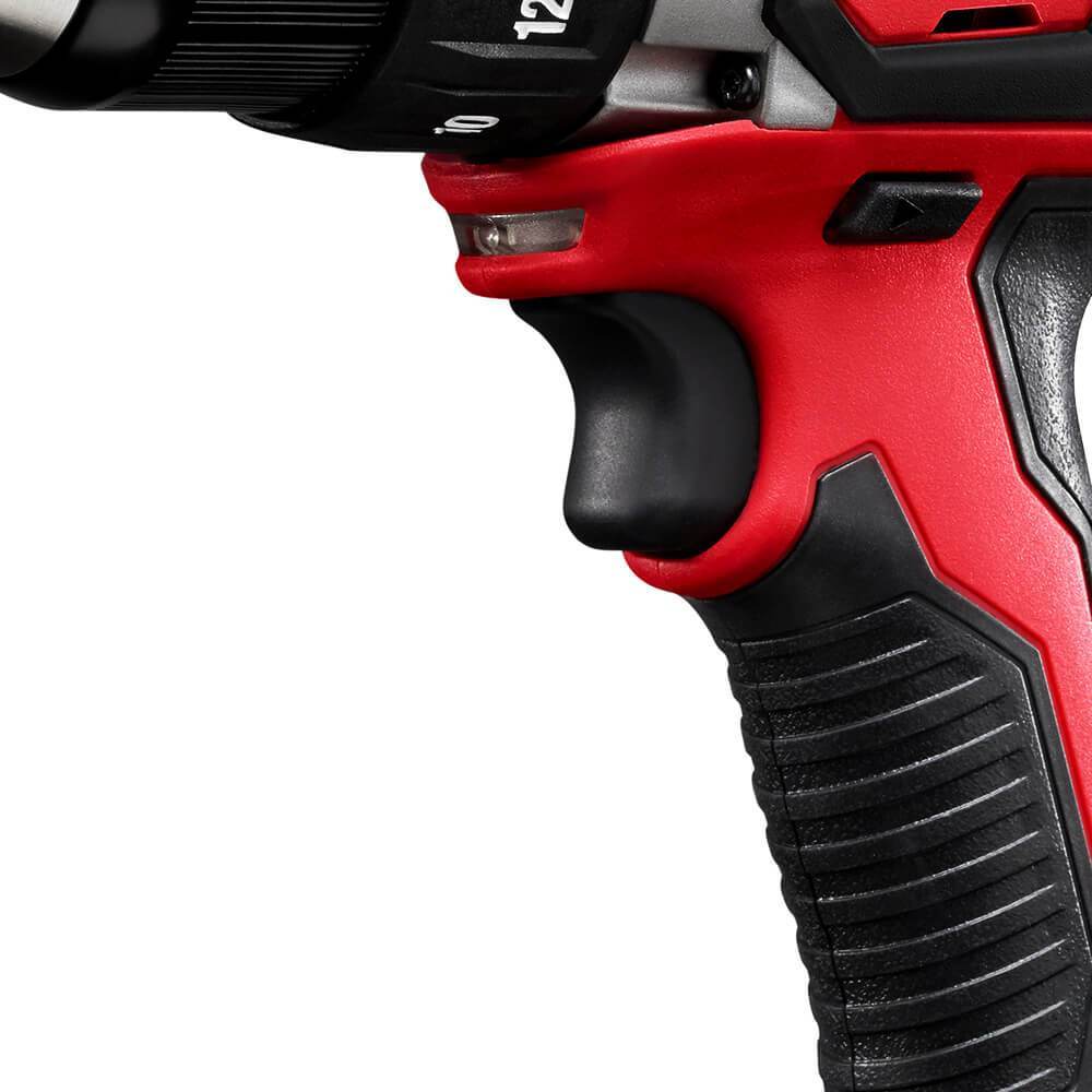 Milwaukee 2606-80 M18 18V 1/2-Inch Compact Drill/Driver - Bare. Recon