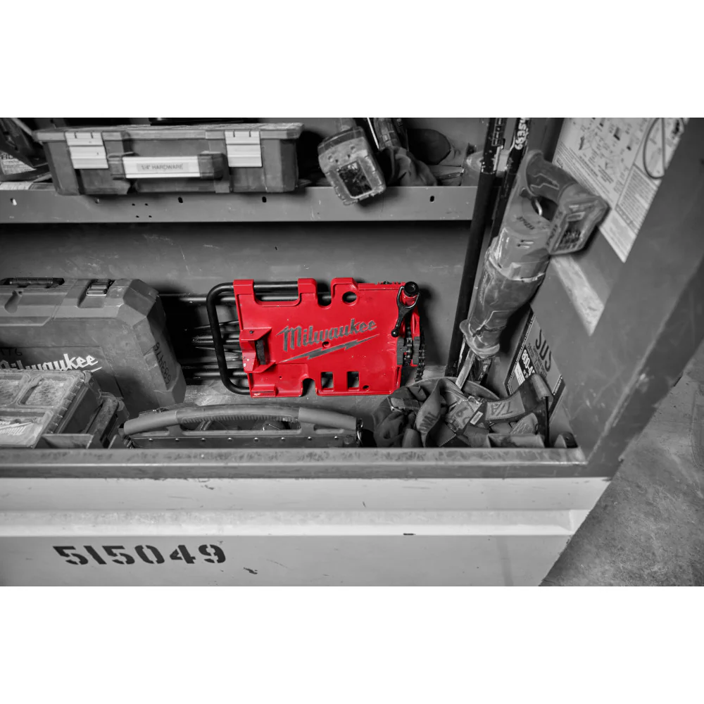 Milwaukee 48-22-8690 6 Portable Heavy Duty Leveling Tripod Chain Vise