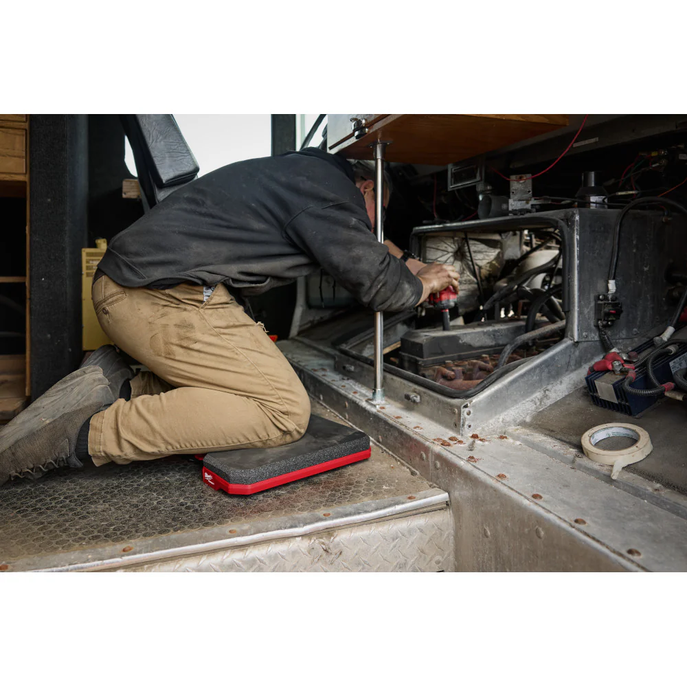 Milwaukee 48-73-6110 PACKOUT Thick Comfortable Tear Resistant Kneeling Pad