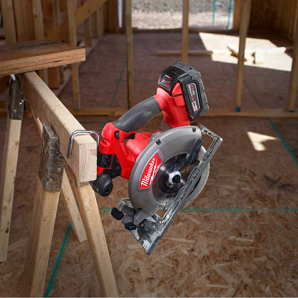 Milwaukee 2730-80 M18 FUEL 18V 6-1/2 Circular Saw - Reconditioned