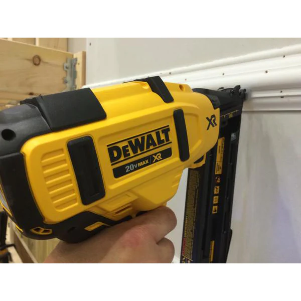 DeWALT DCN660B 20V MAX XR 16-Guage 2-1/2 Li-Ion Angled Finish Nailer -Bare Tool