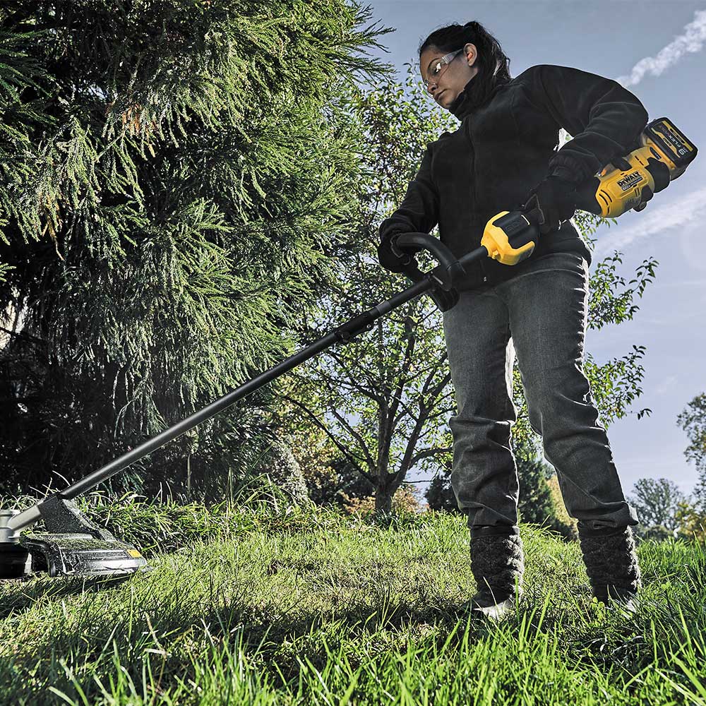 DeWALT DCST972X1 60V MAX 17 Brushless Attachment Capable String Trimmer Kit