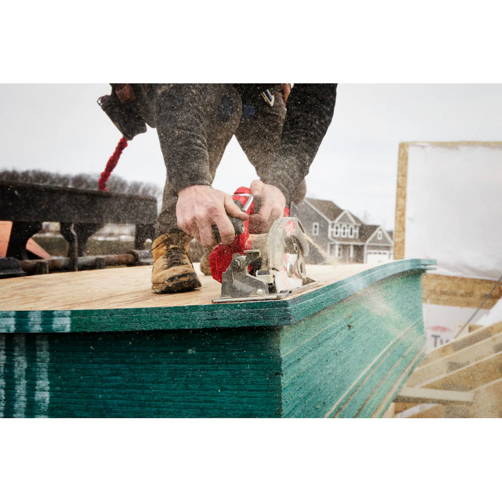 Milwaukee 2833-20 M18 FUEL 18V 6-1/2 Cordless Circular Saw - Bare Tool