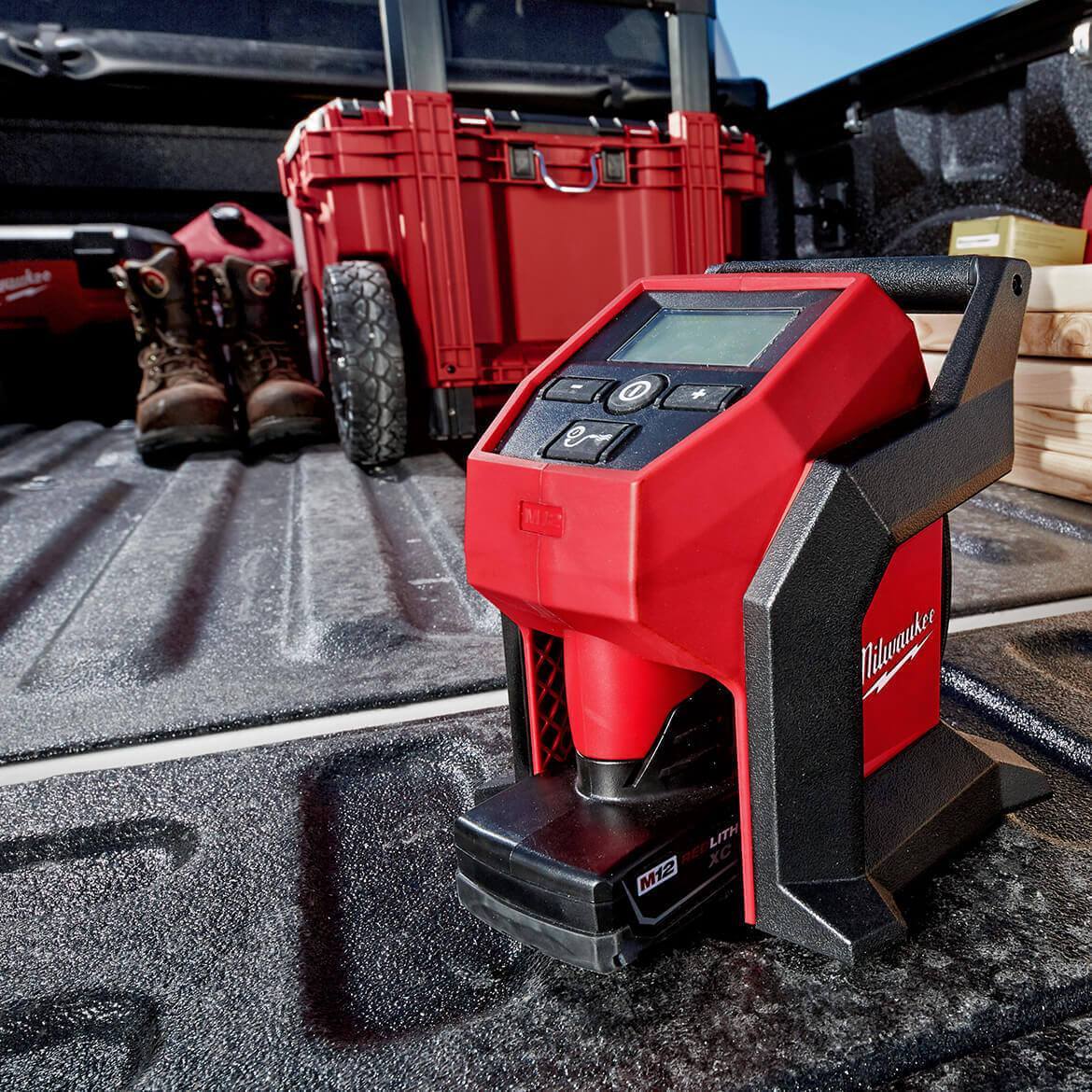 Milwaukee 2475-21XC M12 12V 4.0Ah Cordless Compact Inflator Kit