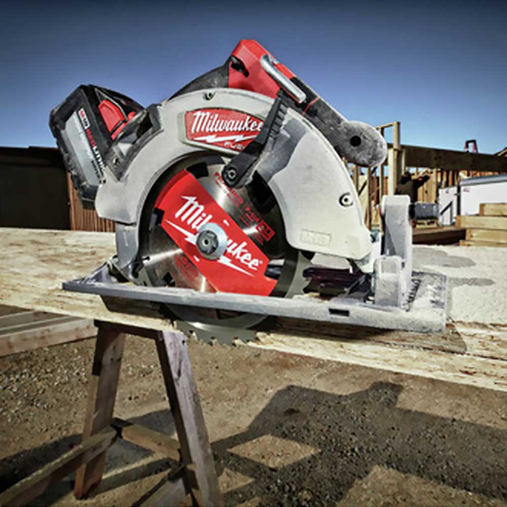 Milwaukee 2732-80 M18 FUEL 18V 7-1/4 Circular Saw - Bare Tool - Reconditioned