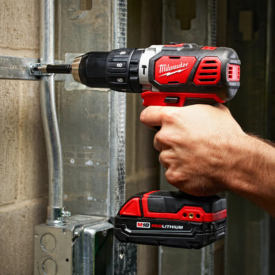 Milwaukee 2607-22CT M18 18V Compact 1/2 Hammer Drill/Driver w/ Batteries