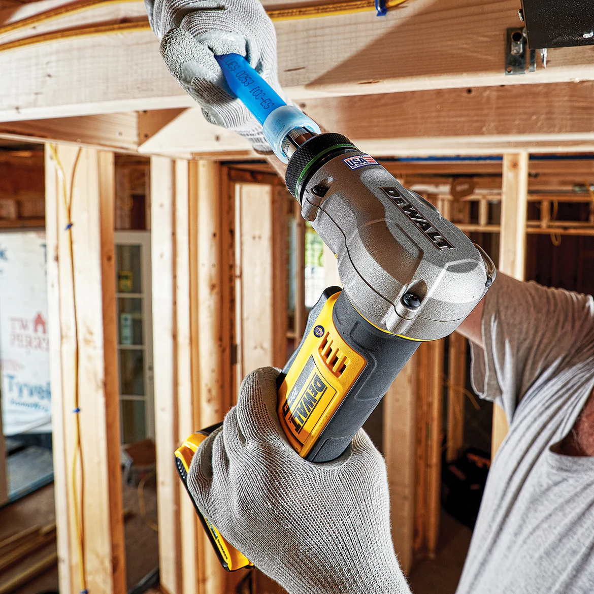 DeWALT DCE400D2 20V MAX 1-Inch Pex Cordless Rotating Head Expander Tool Kit