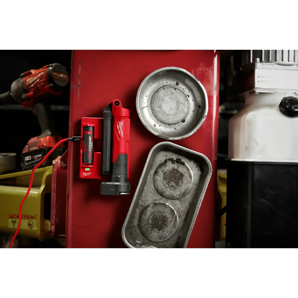 Milwaukee 2128-22 REDLITHIUM USB Stick Light w/ Magnet & Charging Dock