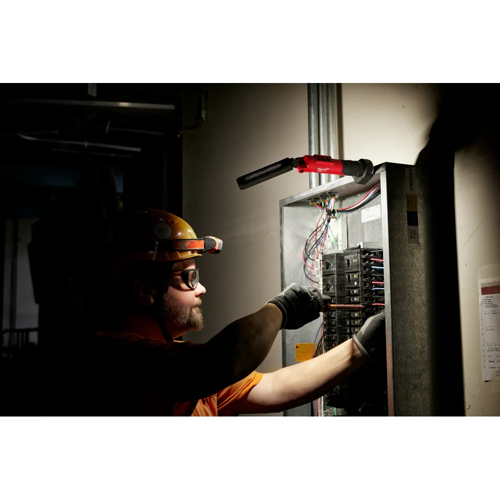 Milwaukee 2128-21 REDLITHIUM USB 550 Lumen Cordless Stick Light w/ Magnet