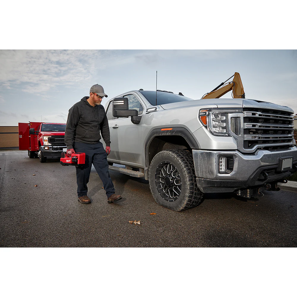 Milwaukee 3693-22CXvTy M18 Compact Brushless 2-Tool Combo Kit w/ Inflator