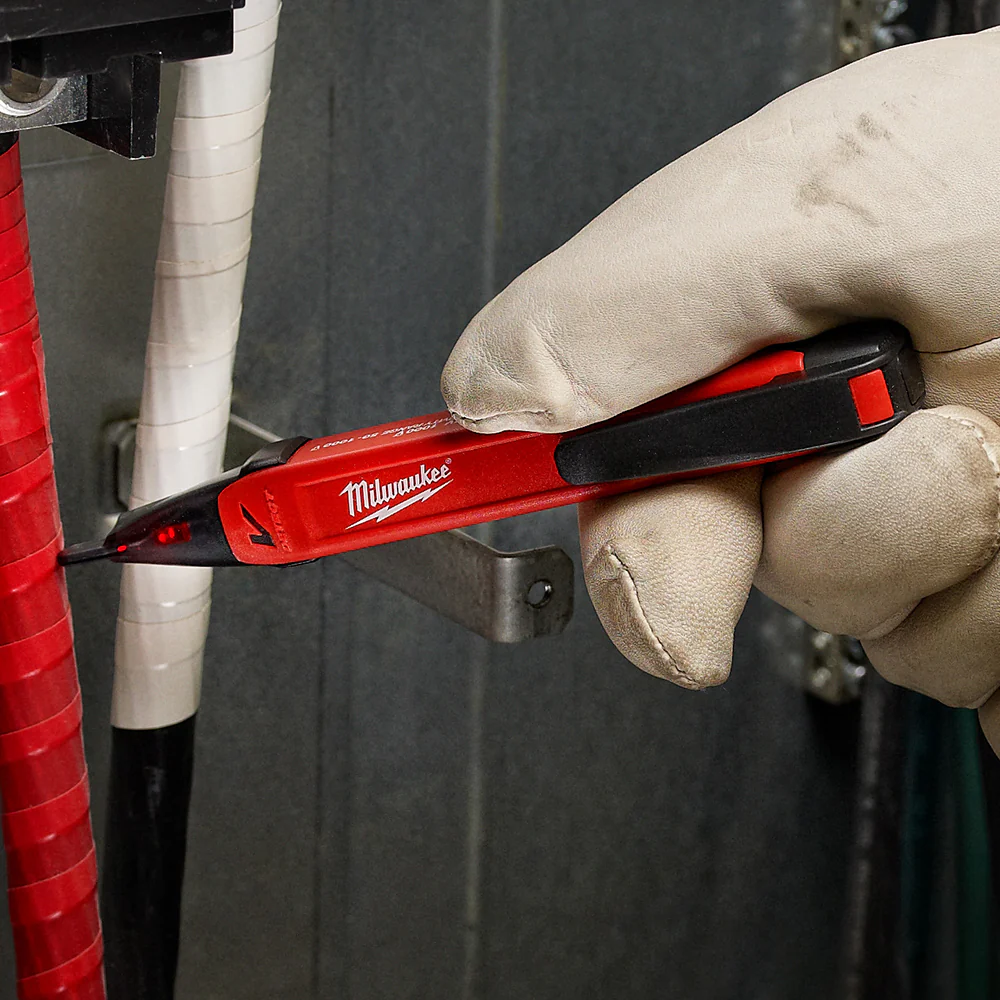 Milwaukee 2202-20 1.000V LED Indicating Pocket Clip Voltage Detector