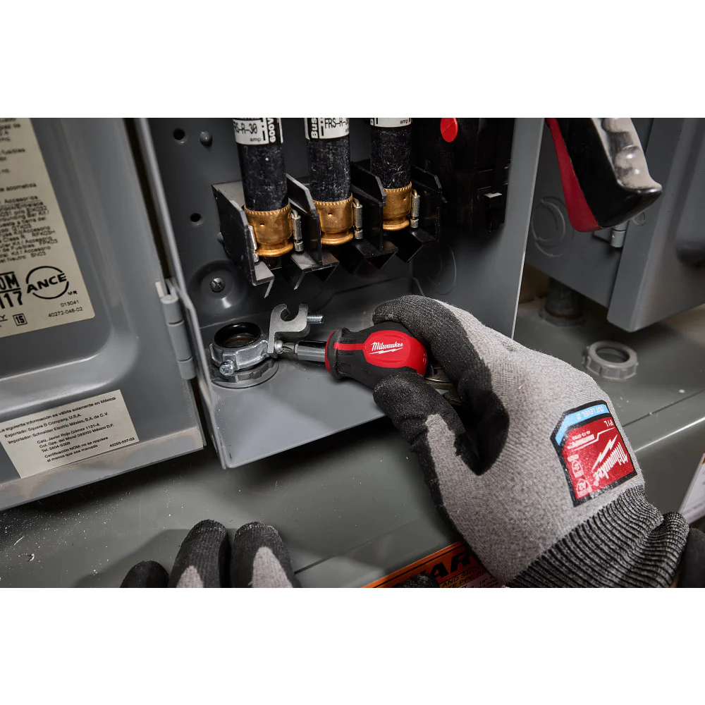 Milwaukee 48-22-2762 6-IN-1 Stubby Multi-Bit Screwdriver