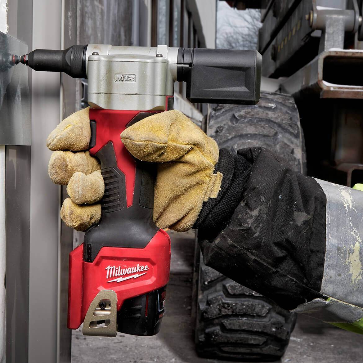 Milwaukee 2550-80 M12 12V Heavy Duty Cordless Rivet Tool - Bare Tool - Recon