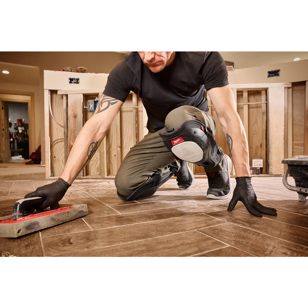Milwaukee 48-73-6070 Comfortable Lightweight Dynamic Flooring Knee Pad