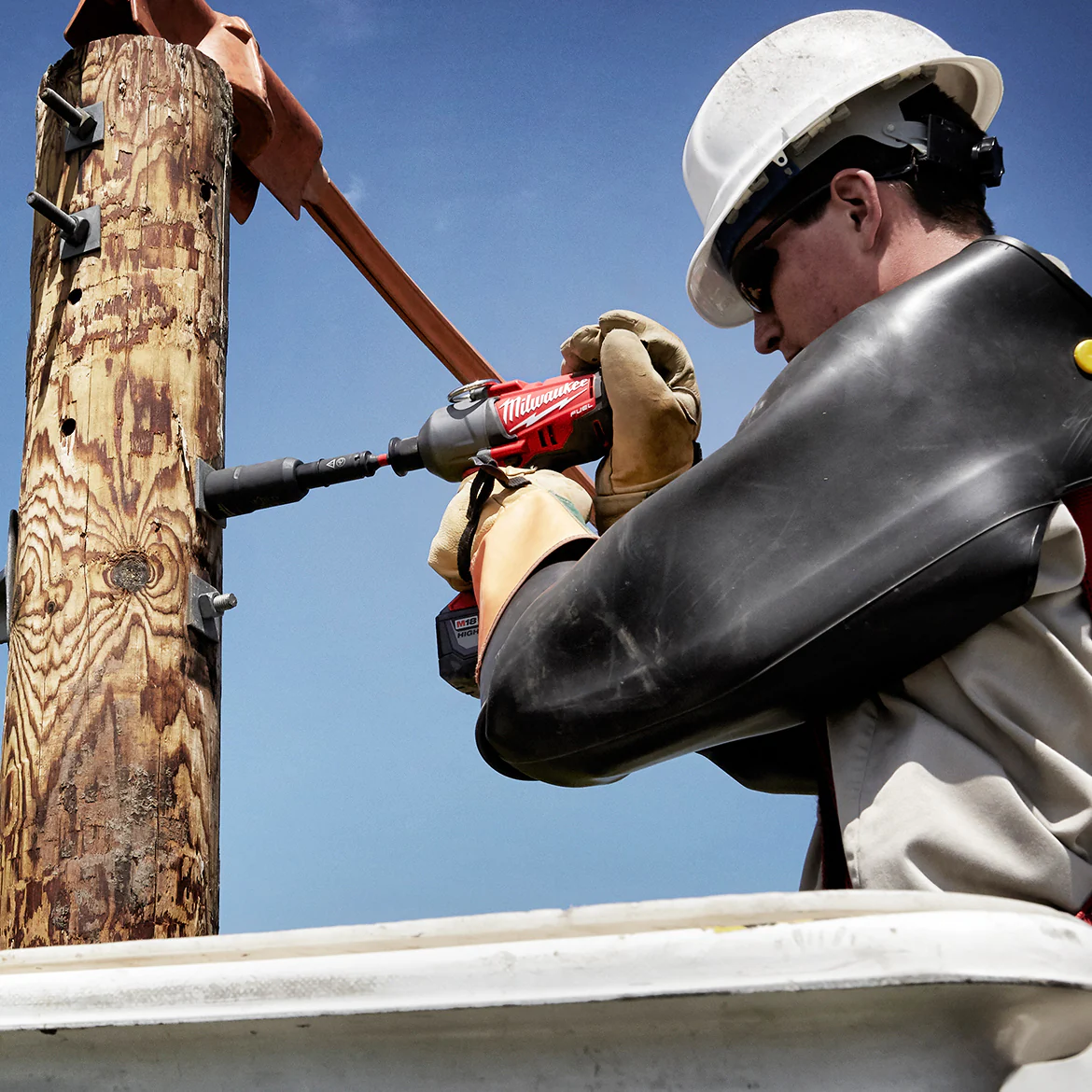 Milwaukee 49-66-5101 3-in-1 Shockwave Linemans Distribution Utility Socket