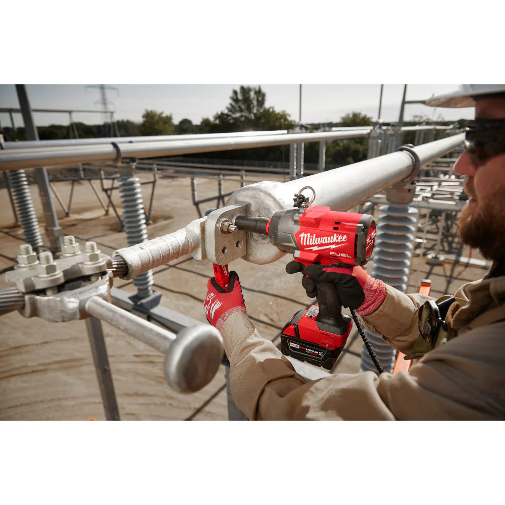 Milwaukee 2966-22 M18 FUEL 18V 1/2 High Torque Impact Wrench w/ Pin Detent Kit