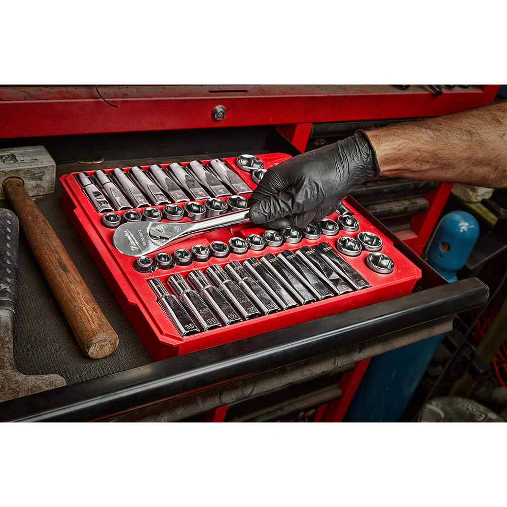 Milwaukee 48-22-9010 1/2 Drive SAE/Metric Ratchet and Socket Set- 47 PC