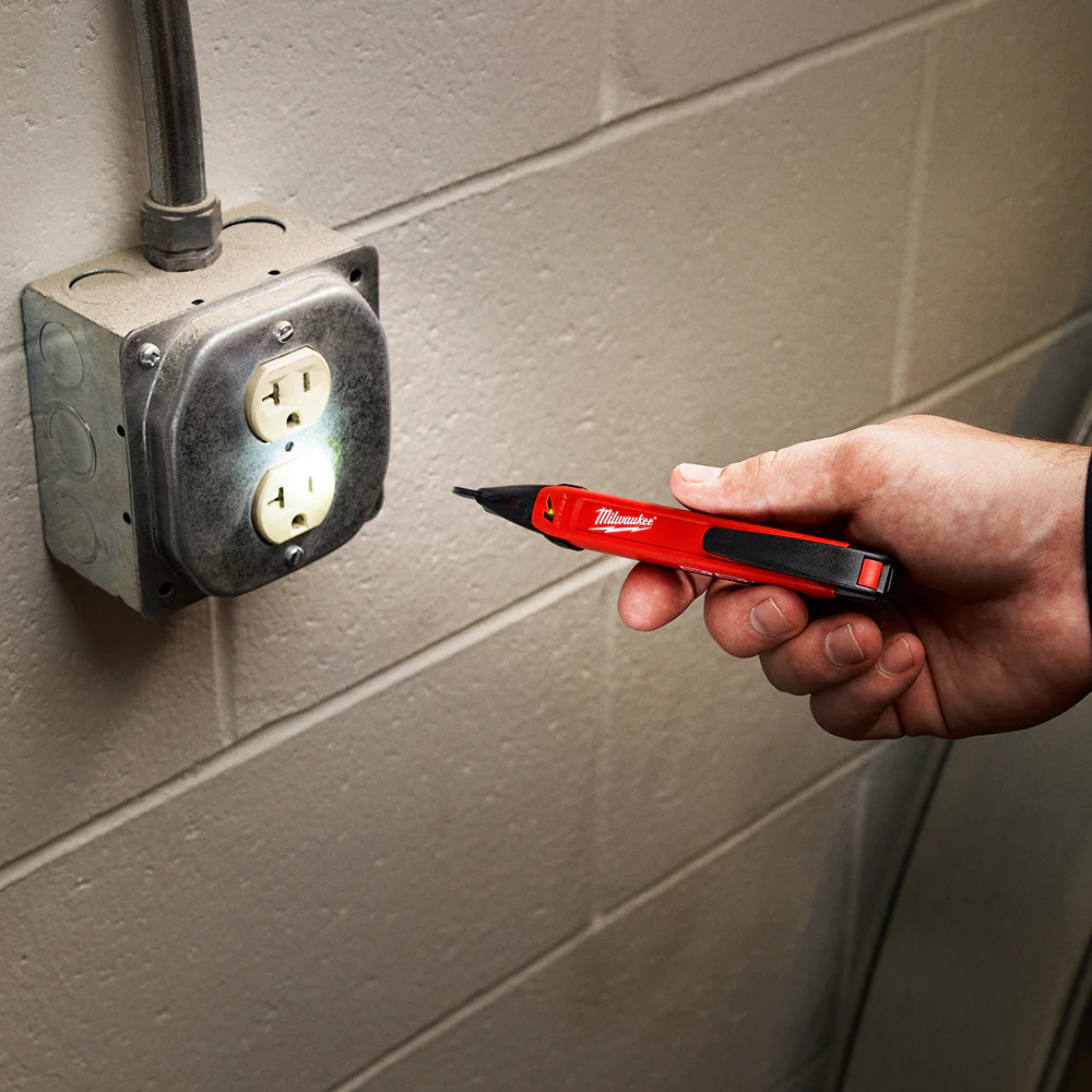 Milwaukee 2202-20 1.000V LED Indicating Pocket Clip Voltage Detector