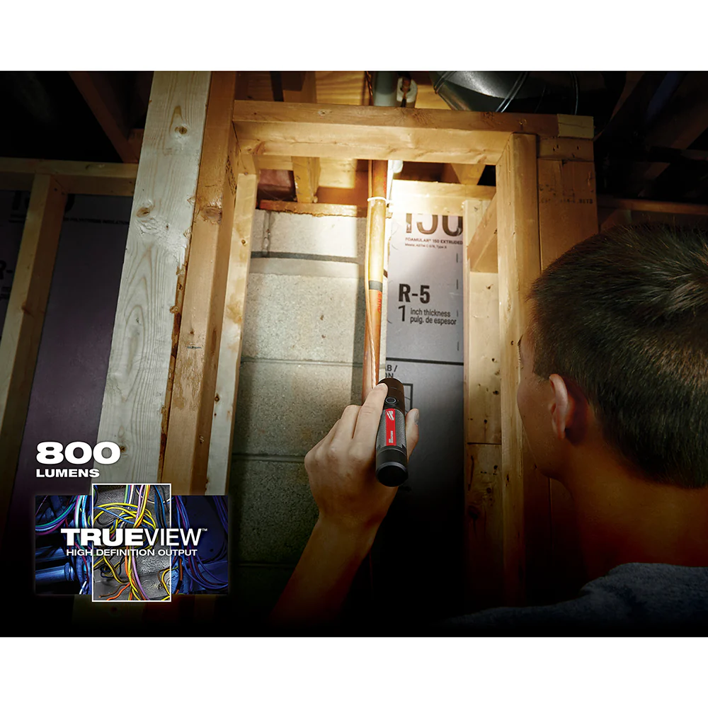 Milwaukee 2160-21 800 Lumen USB Rechargeable LED Twist Focus Flashlight