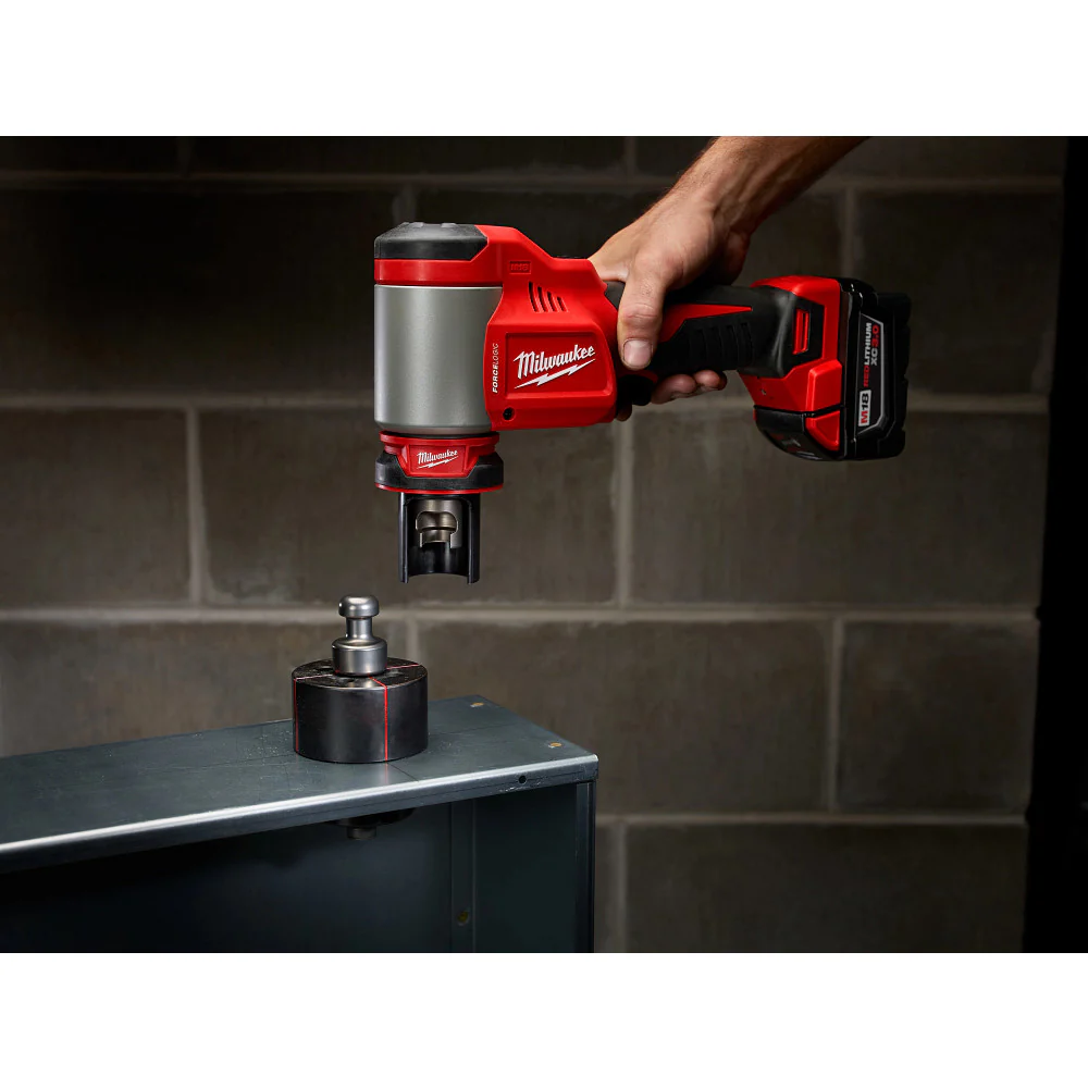Milwaukee 2676-04 M18 FORCE LOGIC 18V 10 Ton Knockout Tool 1/2-4
