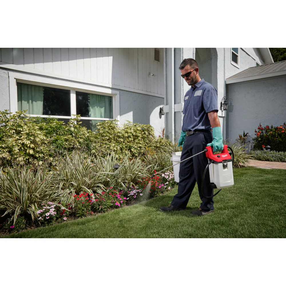 Milwaukee 2528-21G2 12V M12 2 Gallon Handheld Sprayer Kit