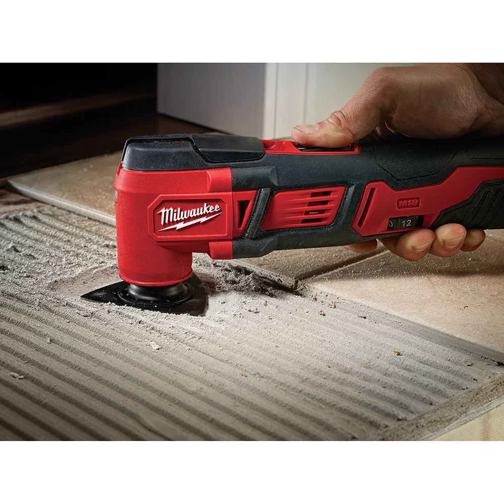 Milwaukee 2626-20SK5 M18 18V Cordless Multi Tool w/ Battery and Charger