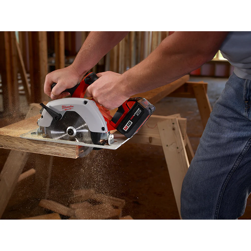 Milwaukee 3692-22CTCS M18 18V Compact Brushless 2-Tool Combo Kit w/ Circular Saw