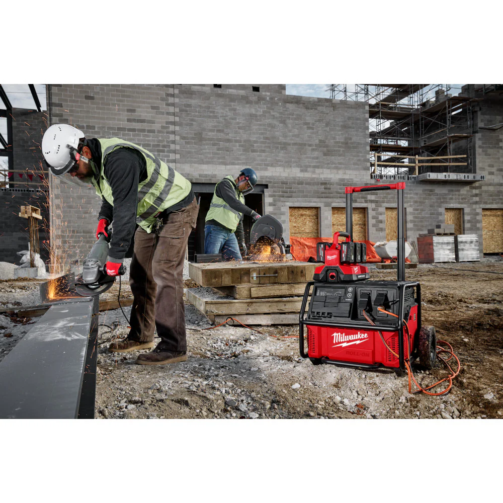 Milwaukee 3300R-REC ROLL-ON 7200W/3600W 2.5kWh Power Supply - Recon