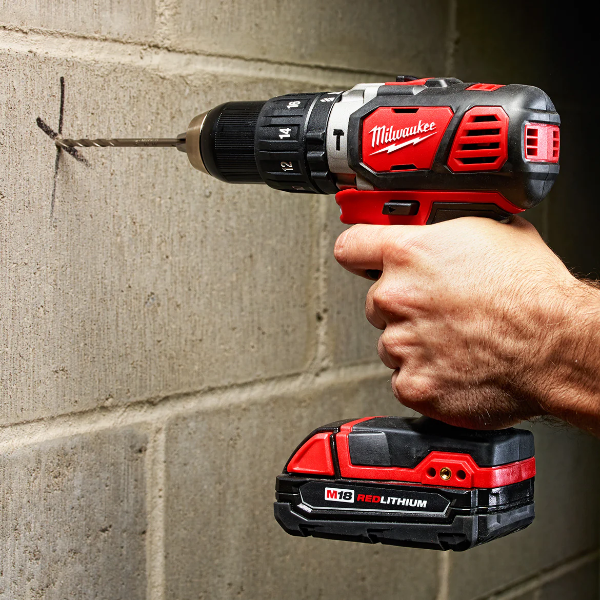 Milwaukee 2607-22CT M18 18V Compact 1/2 Hammer Drill/Driver w/ Batteries