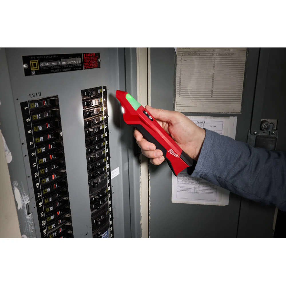 Milwaukee 2222-20 Circuit Breaker Finder w/ LED