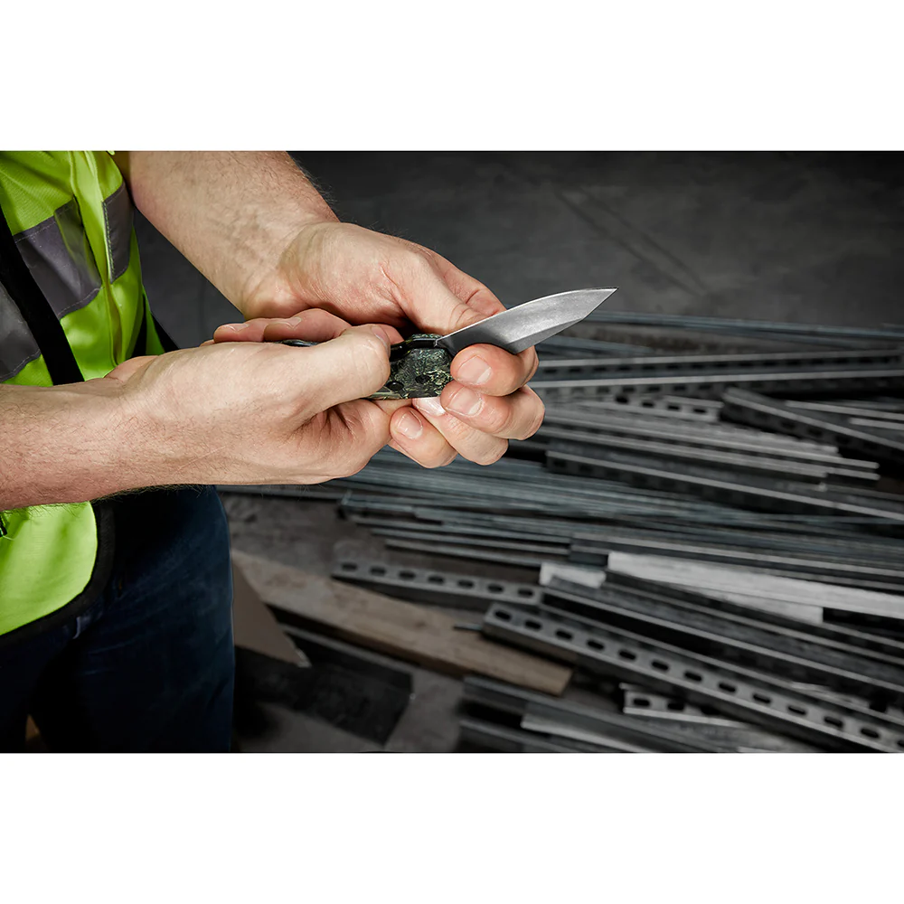 Milwaukee 48-22-1524 FASTBACK�Camo Folding Pocket Knife