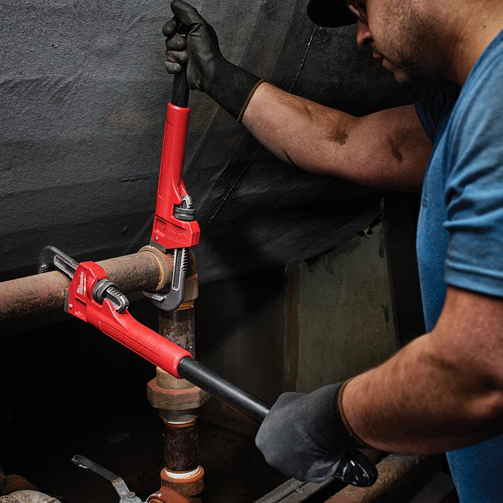 Milwaukee 48-22-7314 21.80-Inch Steel Ergonomic Overbite Cheater Pipe Wrench