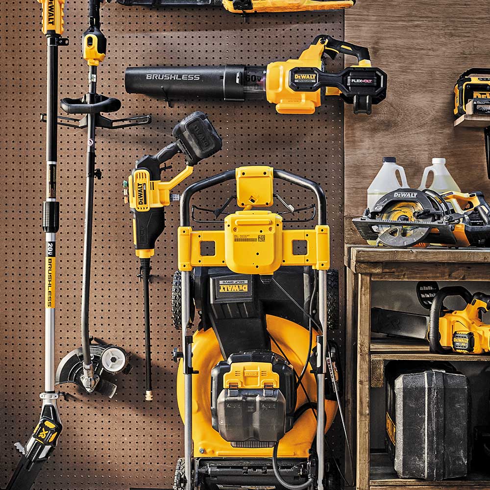 DeWALT DCCS670T1 60V FLEXVOLT MAX 16 Li-Ion Brushless Chainsaw Kit