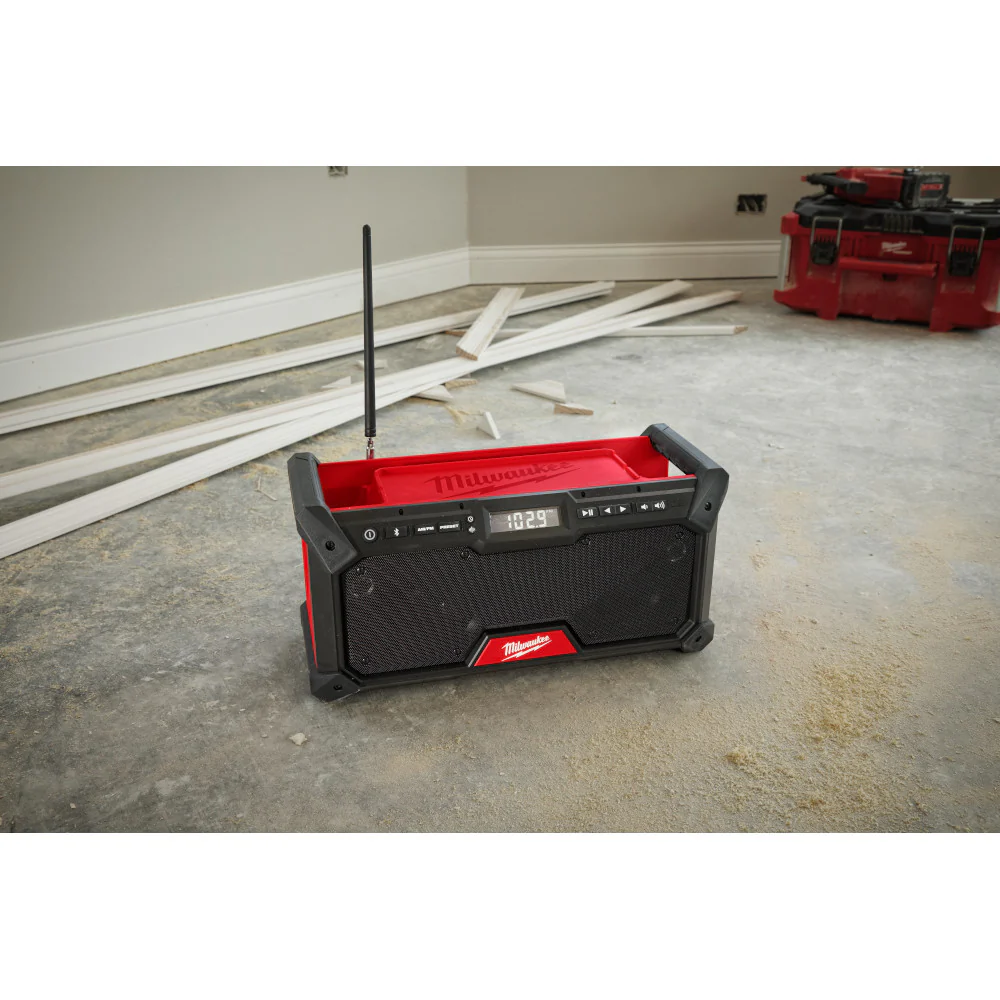 Milwaukee 3697-22Radio M18 FUEL 18V 2-Tool Combo Kit w/ M18 Radio