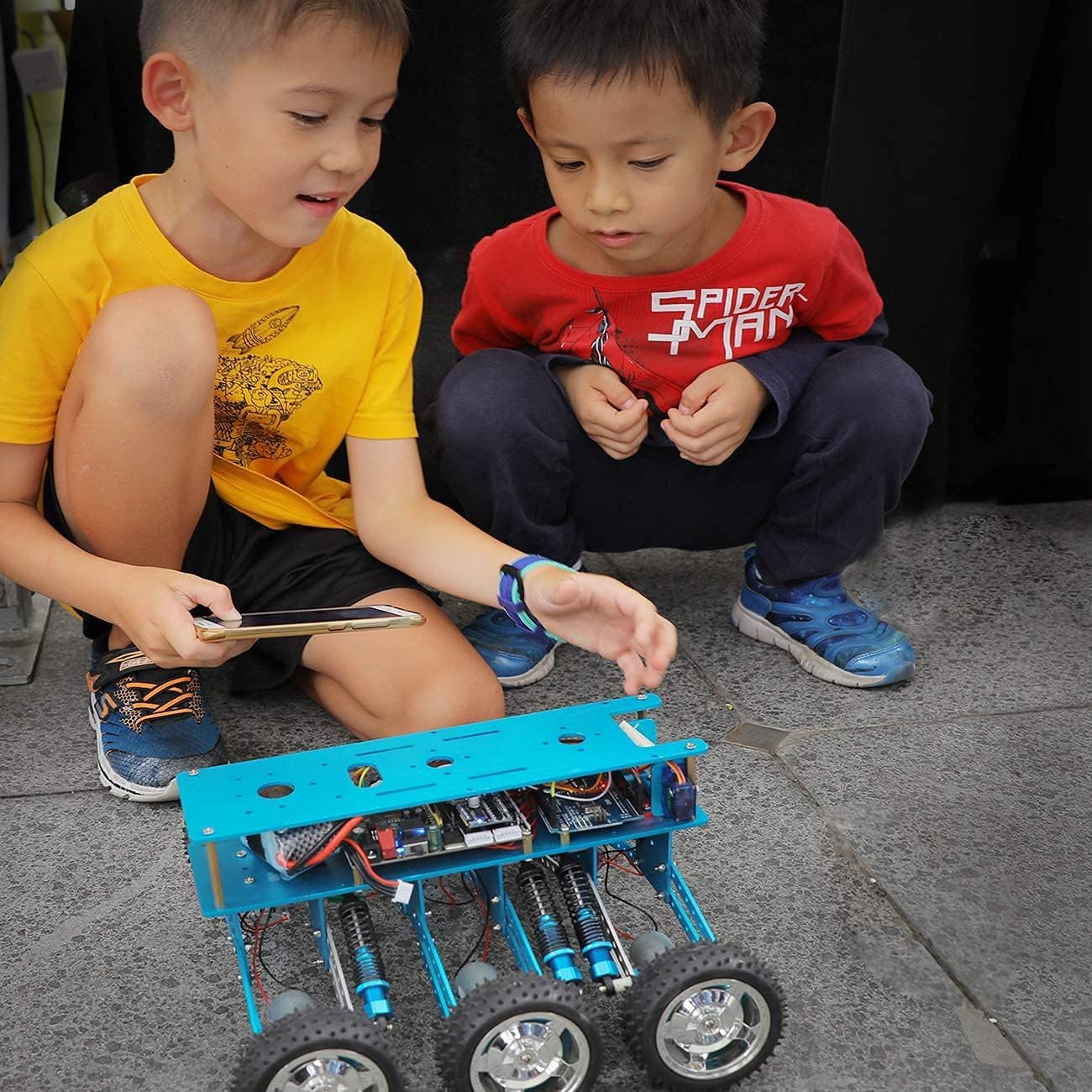 Professional 6WD UNO R3 Smart Robot kit Compatible with Arduino