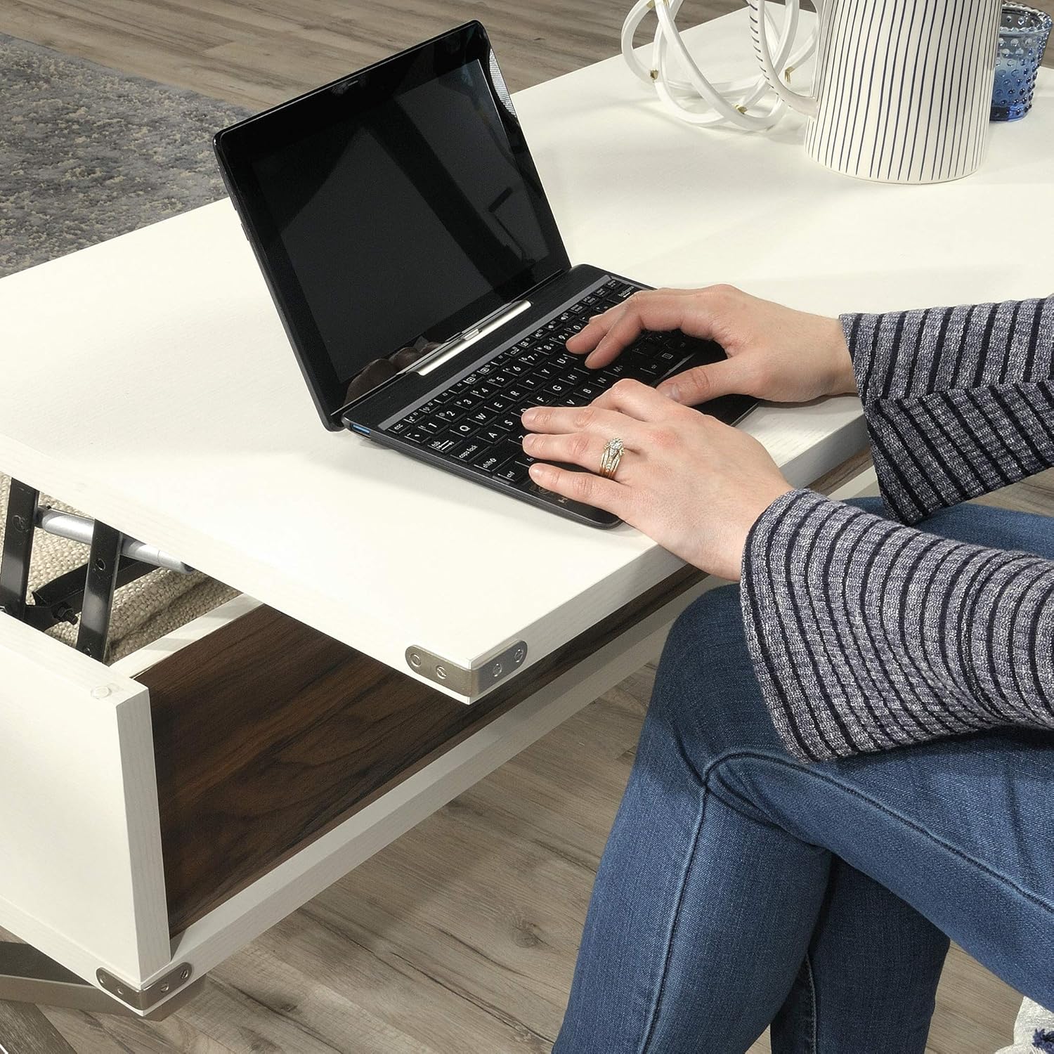 Sauder Vista Key Lift-top Coffee Table, L: 39.21