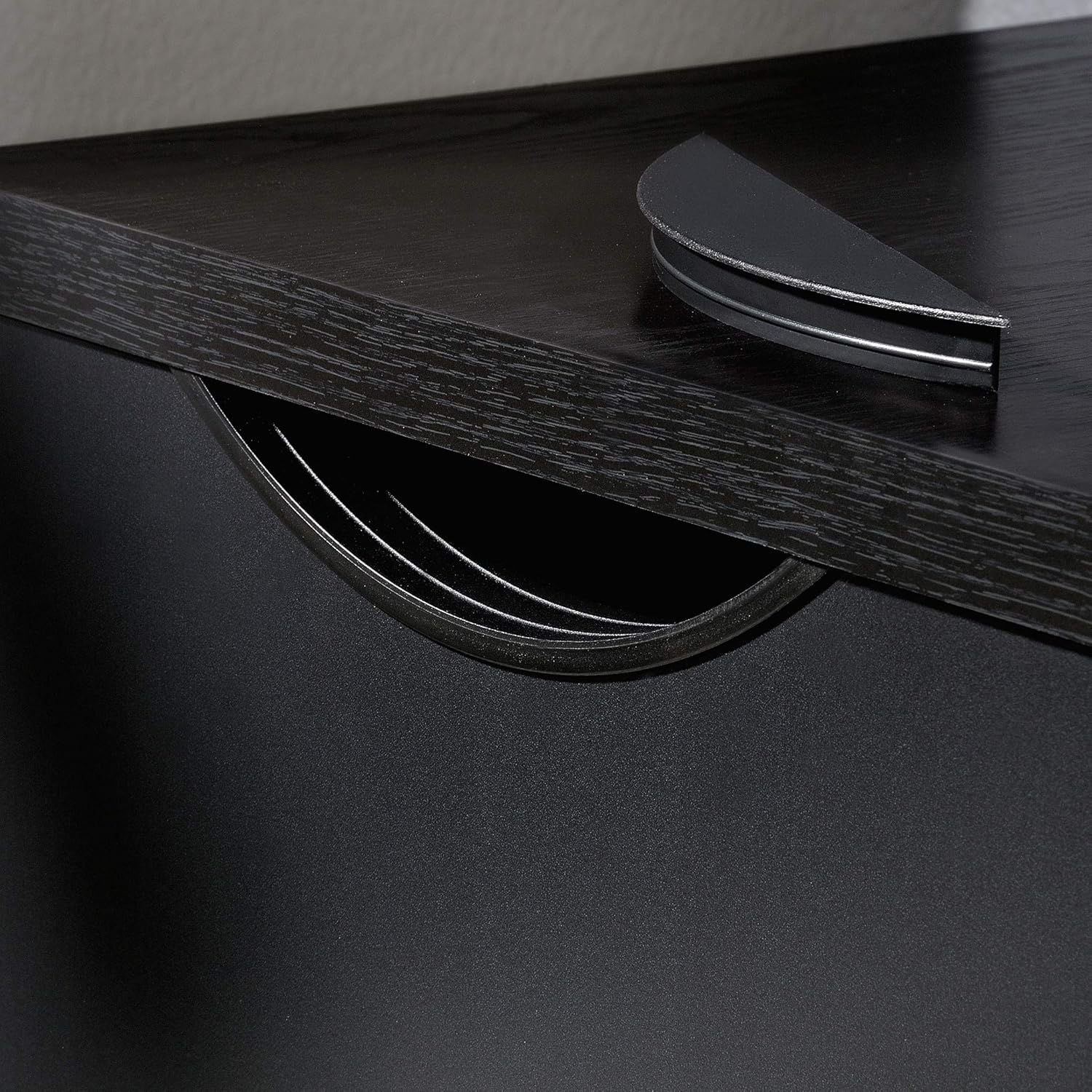 Sauder Via Credenza, L: 59.45