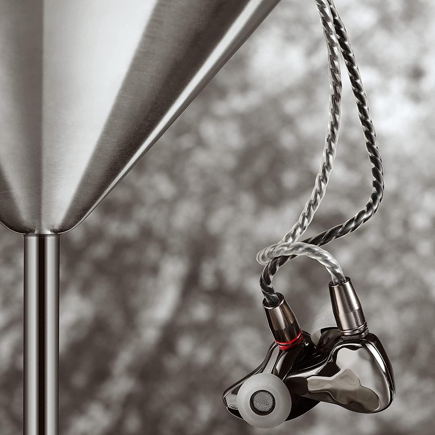 IKKO OH10 in-Ear Earphone,10mm Dynamic Drive Wired Earbuds,Detachable Design in-Ear Headphone 2 PIN