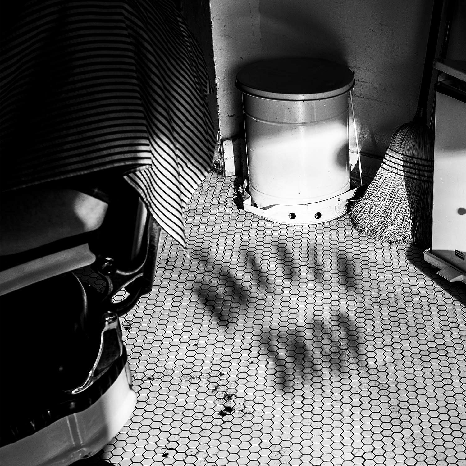 Blind Barber Tompkins Scented Candle - Long Lasting Soy Wax Candle in Barber Style Glass Jar with Notes of Leather, Smoke & Lavender - 100 Hour Burn Time (23.6oz)